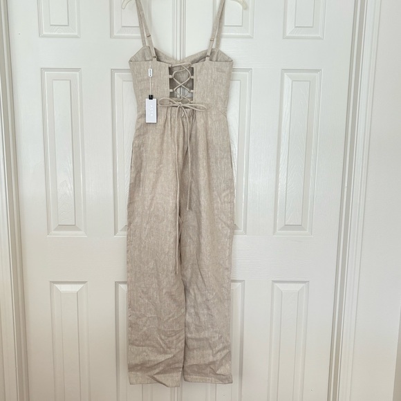 ASTR Ilona Jumpsuit NWT - Picture 3 of 6